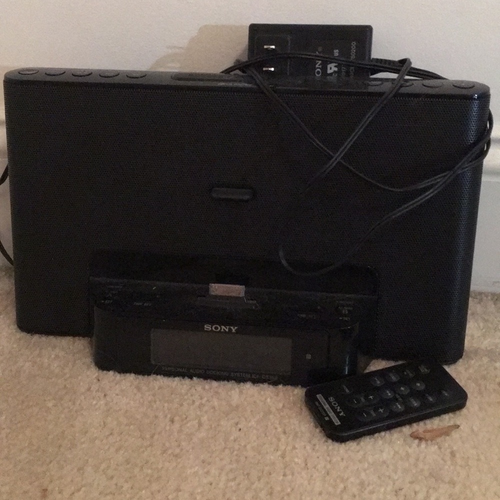 Speaker Sony for iPad and radio with time
